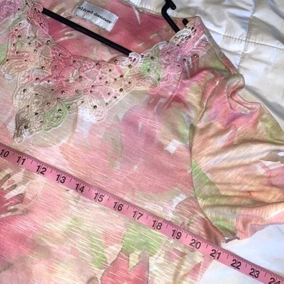 Alfred Dunner Womens  L Pink & Green Floral Beaded Top With Lace Neckline - Picture 7 of 7